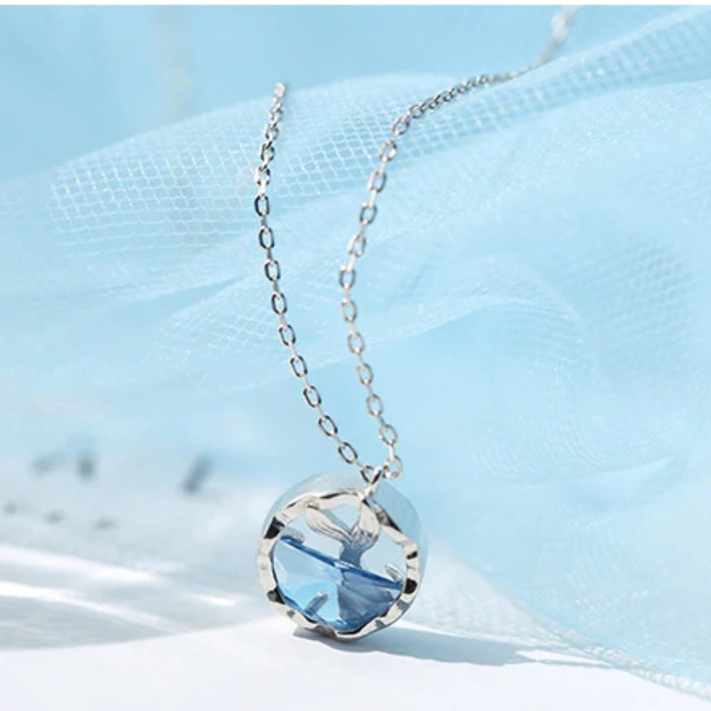 ✨NEW✨925 Sterling Silver Mermaid Tail Necklace!